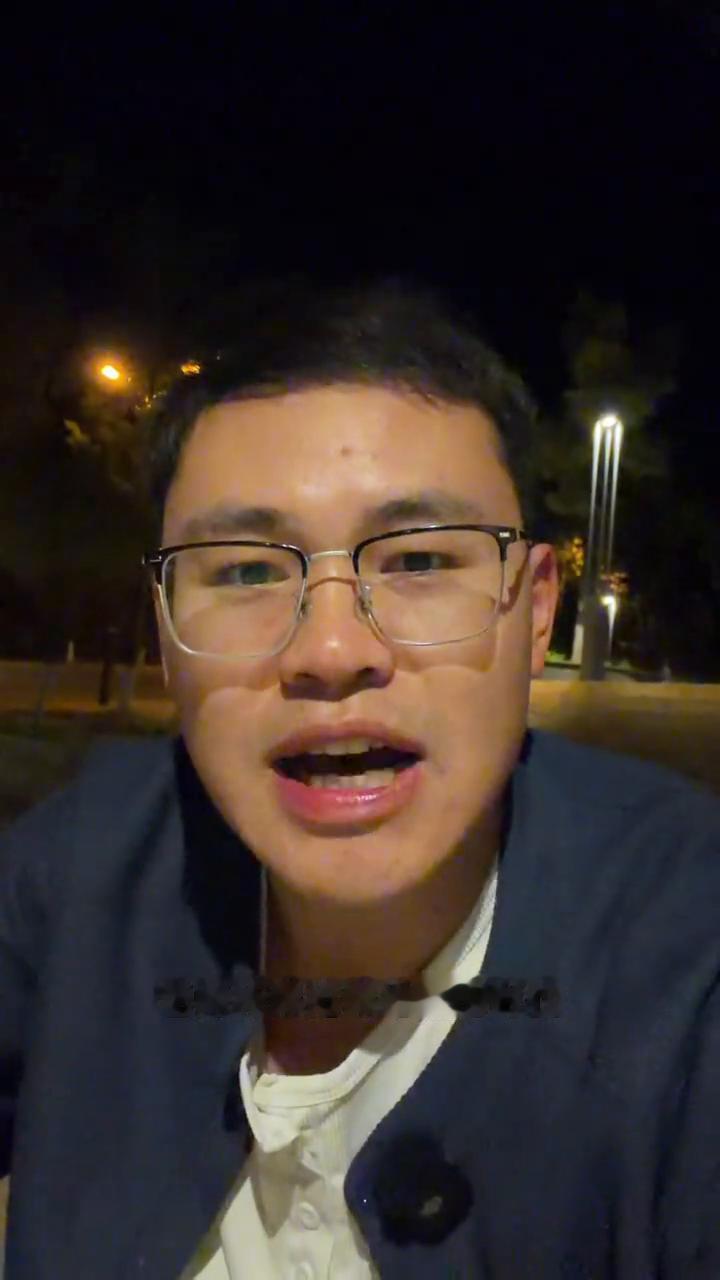 老师抢课拖堂的时代一去不复返。
大家有没有发现一个现象，老师补课抢课拖堂的时代现