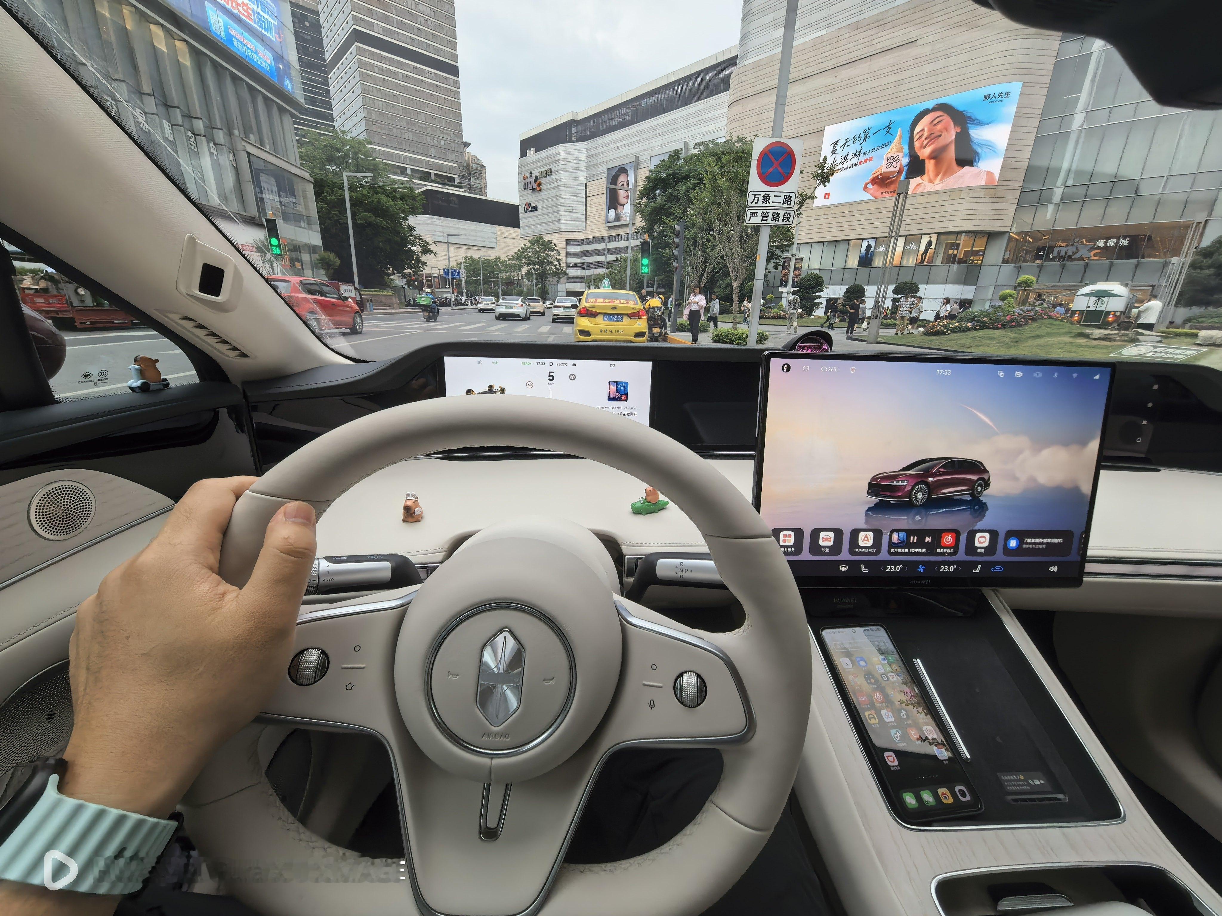 我平时开S9T开的少…每次开都想表达一下：S9T动态是真不错，30万+的预算买新