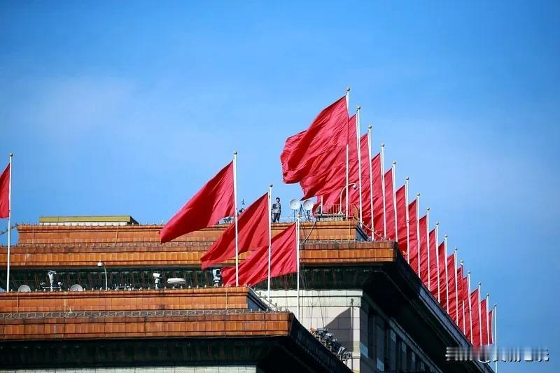 《斥日本政府谬评我九三阅兵》 东瀛罔论悖常伦，谬诋雄师正义陈。 受降日刻铭殷鉴，
