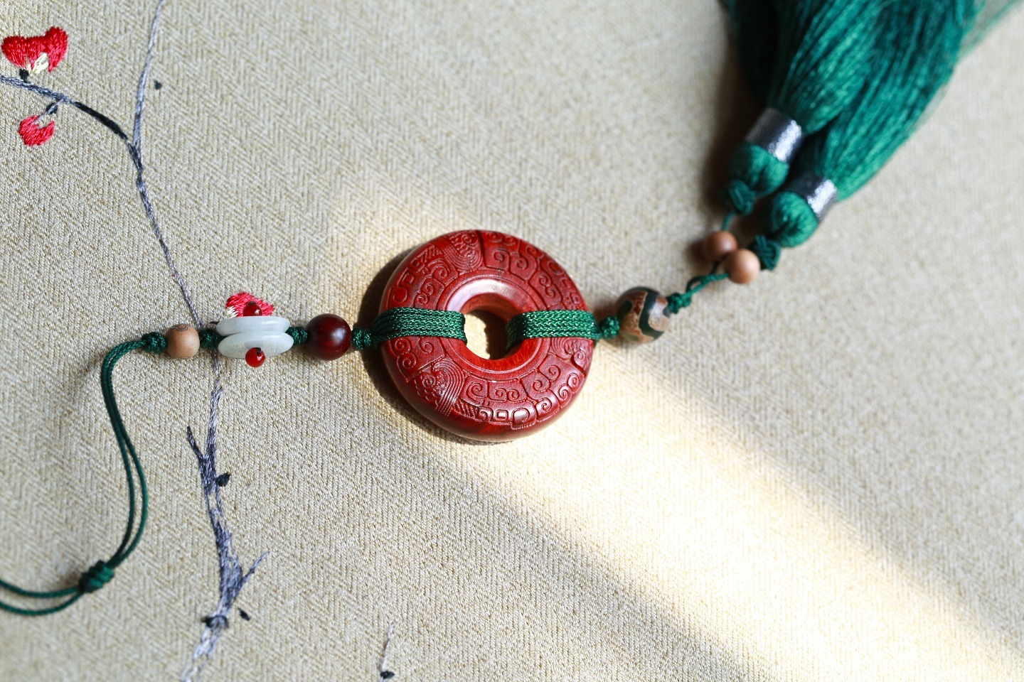 【卿颜】平安扣 挂件印度小叶紫檀制，配饰：琉璃+老山檀香+翡翠玉+旧玛瑙直径39