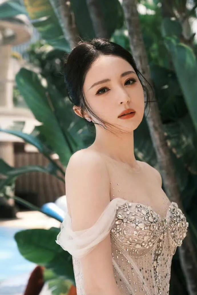 董璇-真的很美|| 气质女明星[话题] 女神[话题] 每个她都闪闪发光[话题]