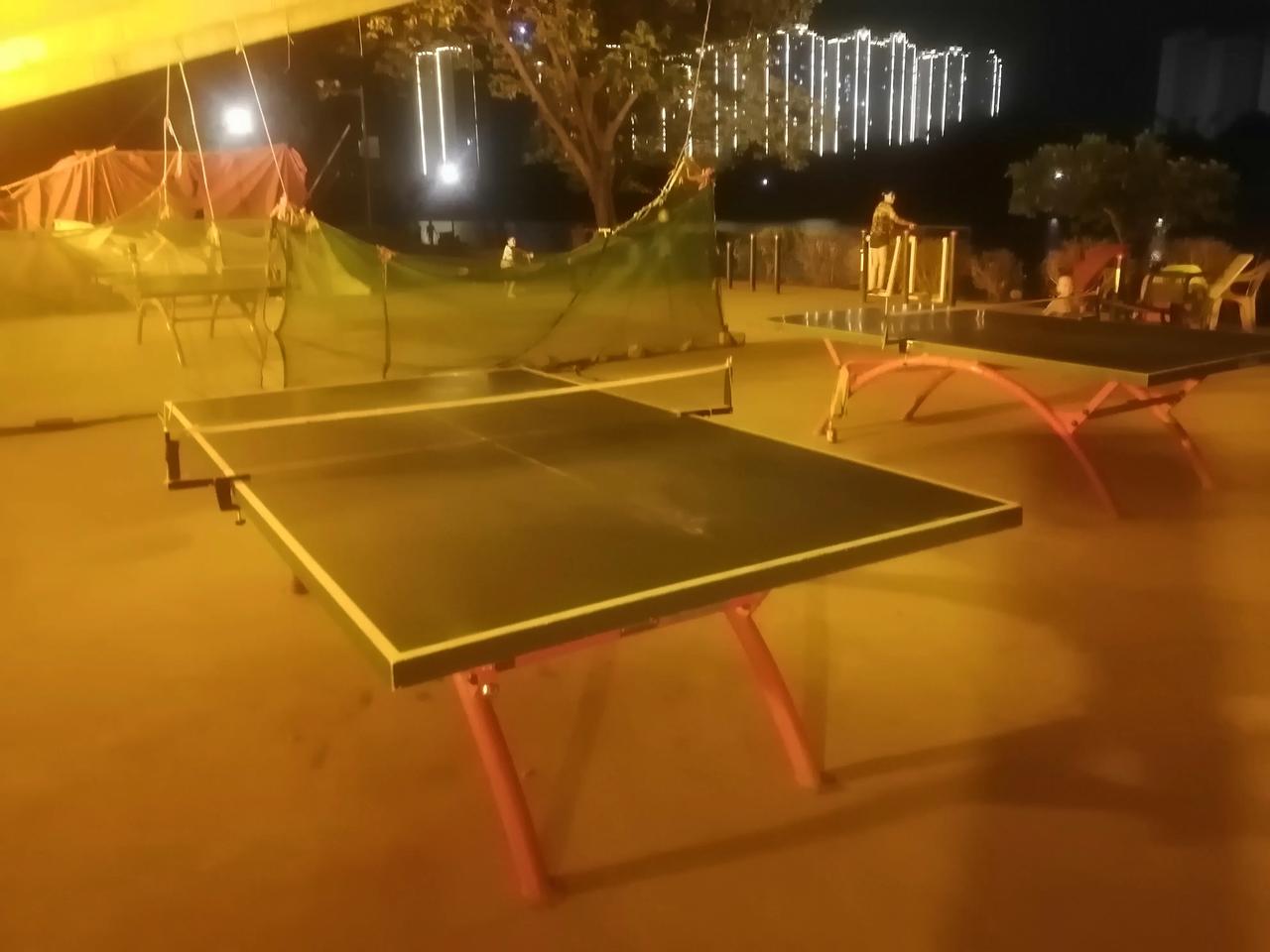 坐在物是人非的时光里，沏一杯老白茶，微笑着把过去交给流年，把回忆放在心底，把自己