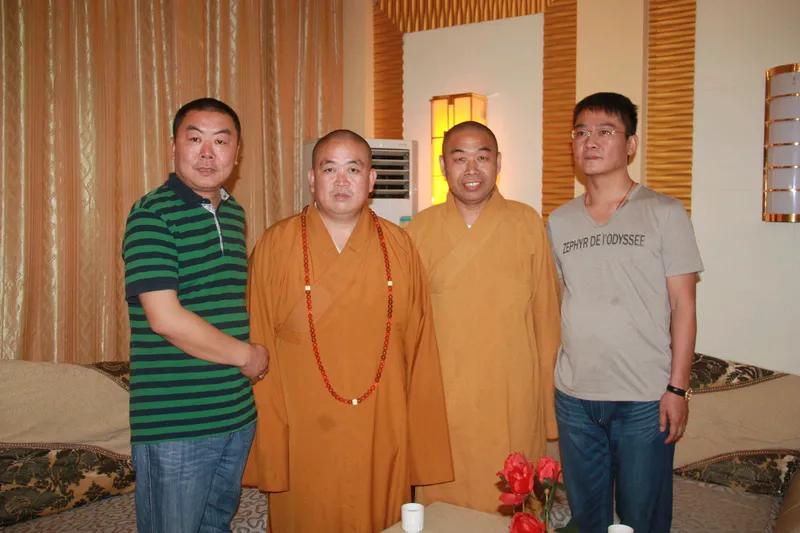 这个俗名叫做刘应成的人，从一个普通农民一步步成为少林寺方丈、河南佛教协会会长、全