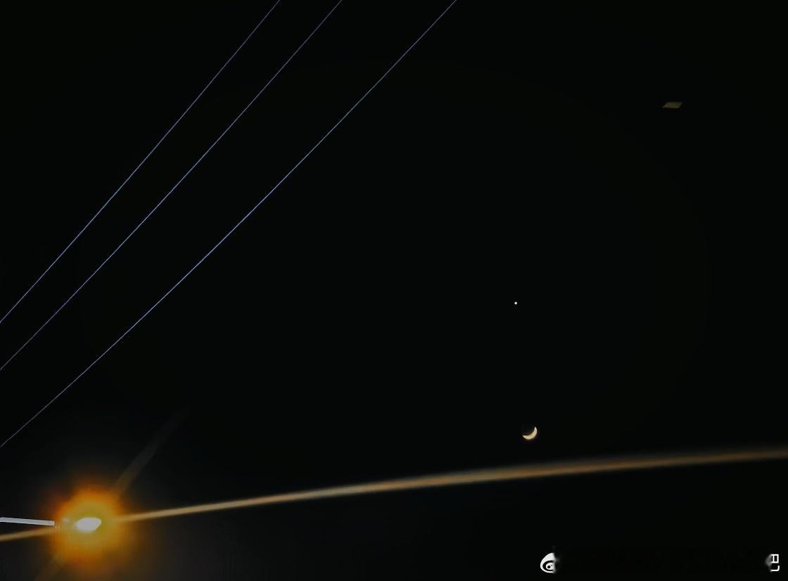 快看快看天空中有什么～[锦鲤附体][比耶]是🌠呀[2025][高分喷雾][小小