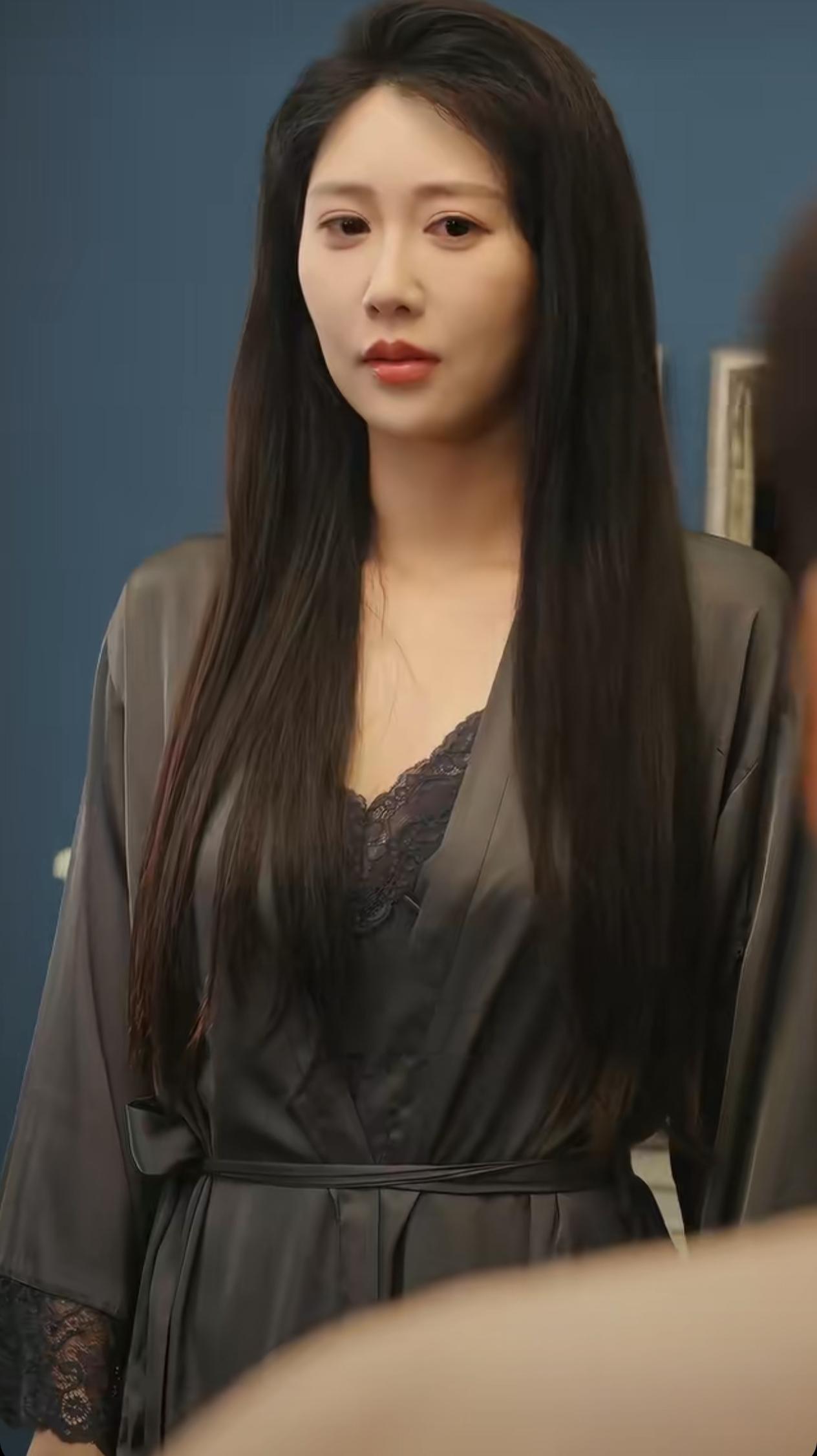 这是哪个短剧女主，
太美了。