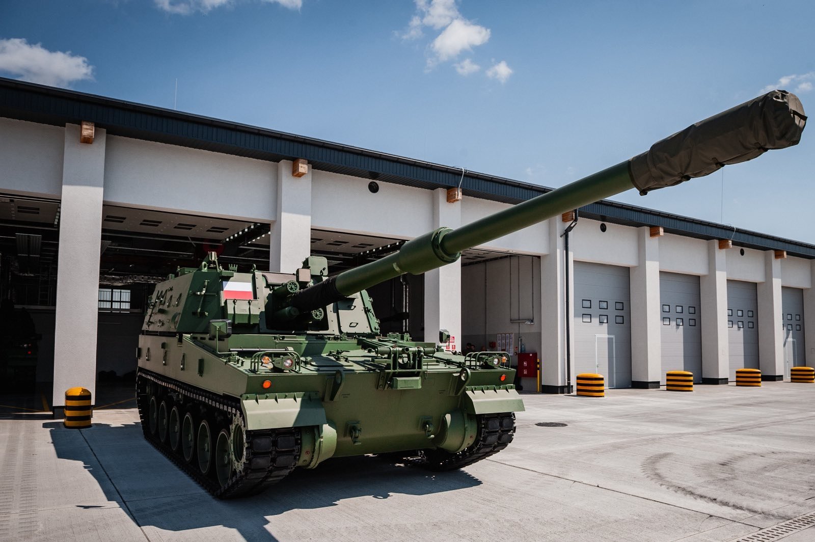 据《防务新闻》报道，美国即将授予一份合同，用于其期待已久的自行榴弹炮项目，该项目