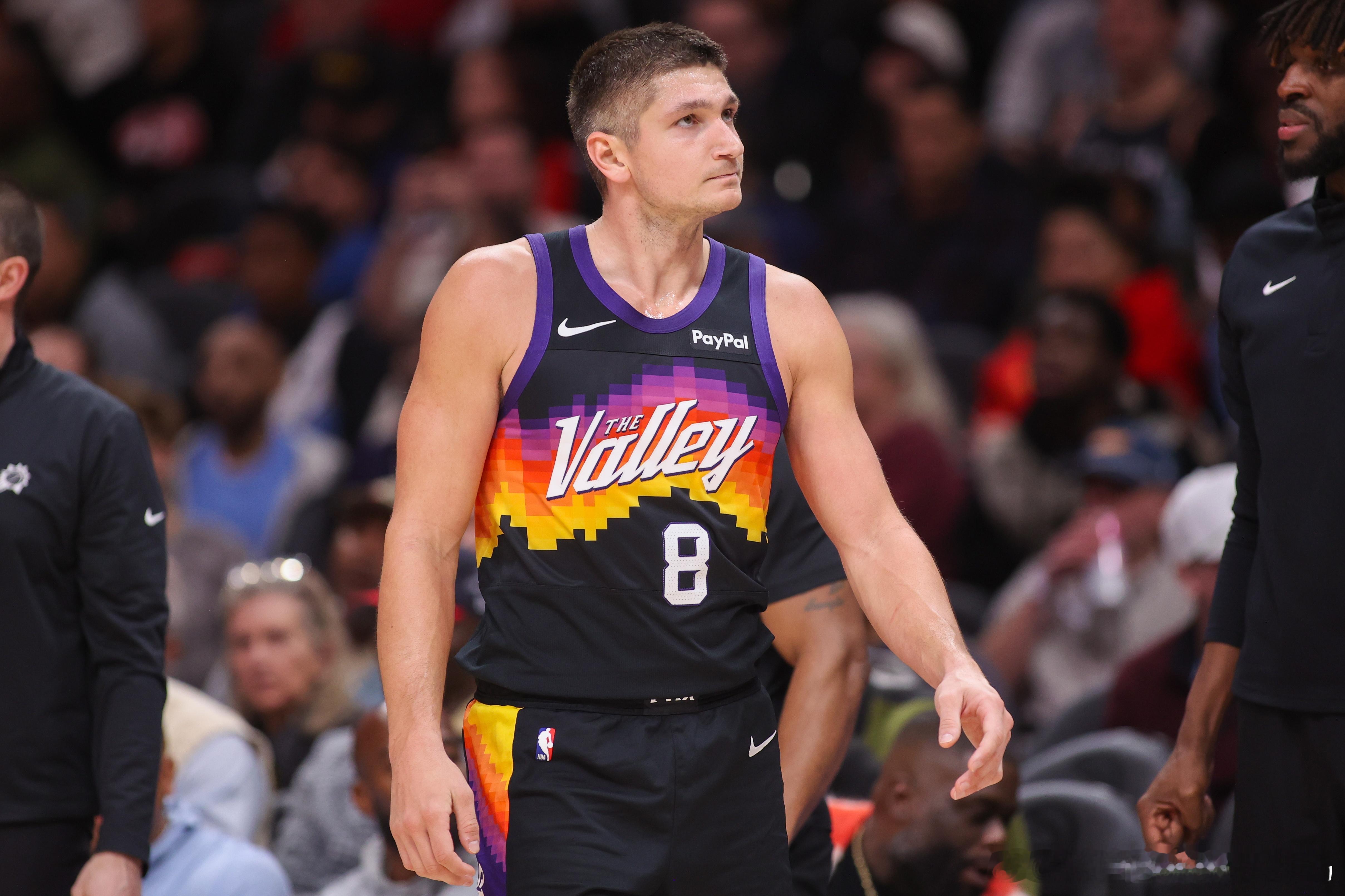 1月26日 NBA常规赛，太阳在主场以102-111不敌热火。赛后，格雷森·阿伦