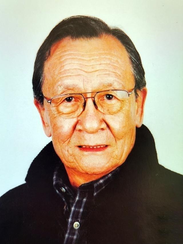 王振荣，男，1928年出生，北京电影制片厂演员。主要作品有《红十字方对》(199