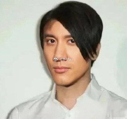 #那英发型 抄袭陶喆#我要笑亖了到底谁说的？？[笑cry][笑cry]那英：你们