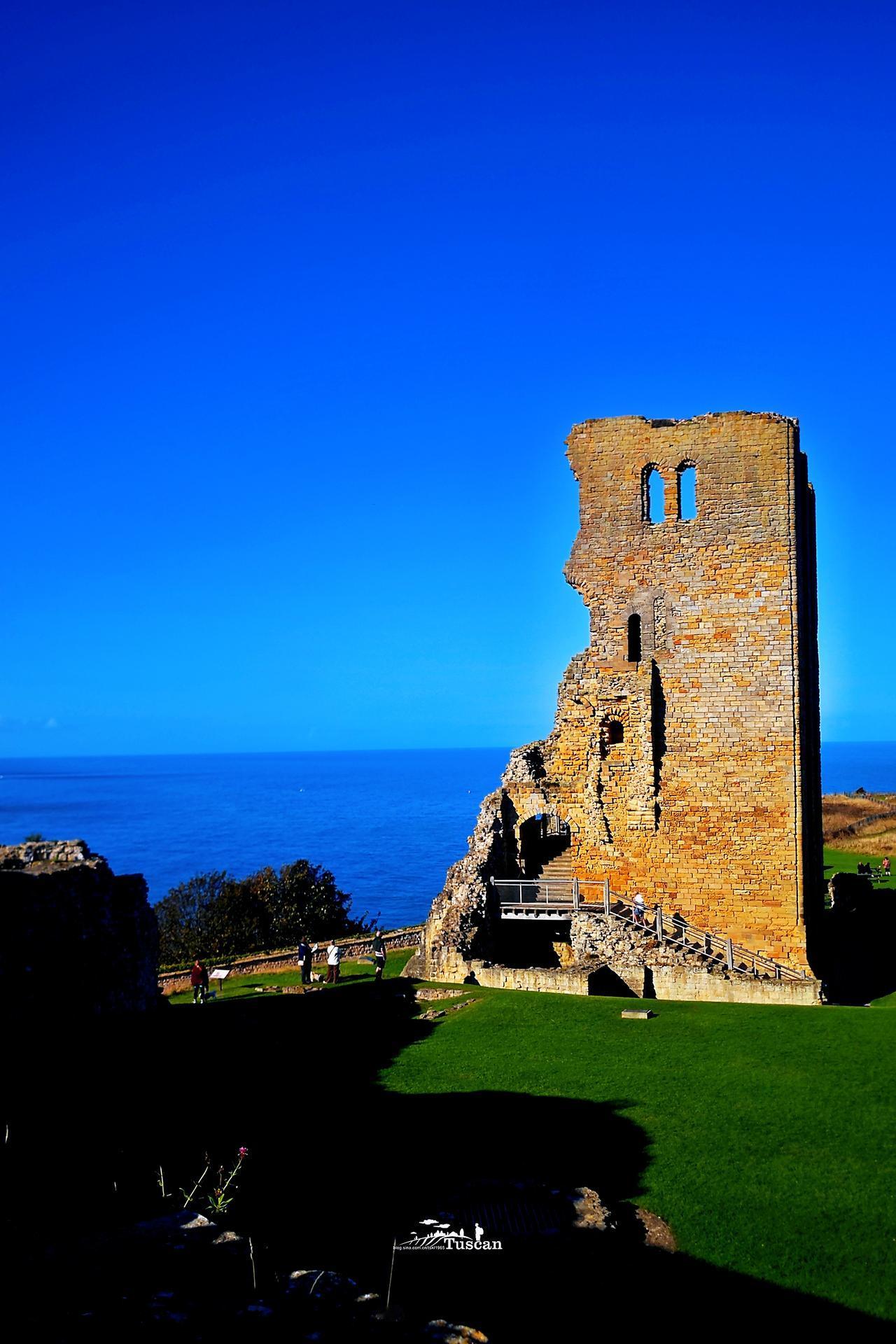 Are you going to Scarborough Fair?
您是去斯卡