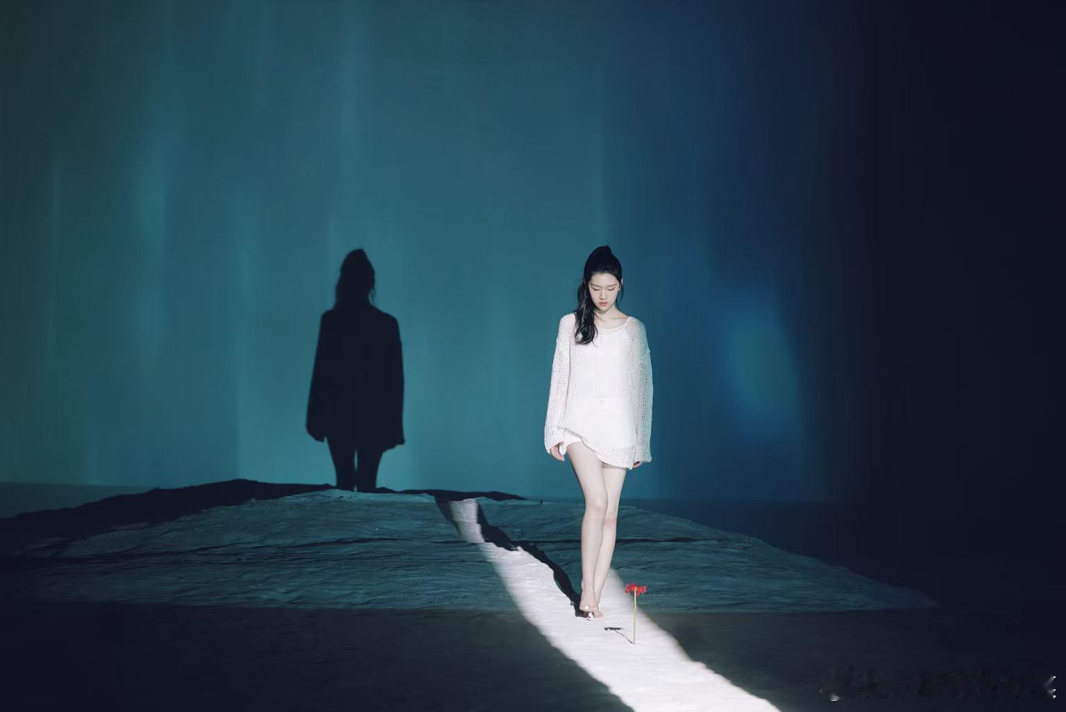 卢庚戌女儿出道作高级感卢庚戌的音乐DNA出现了好听的变异 本来对星二代出道没太多