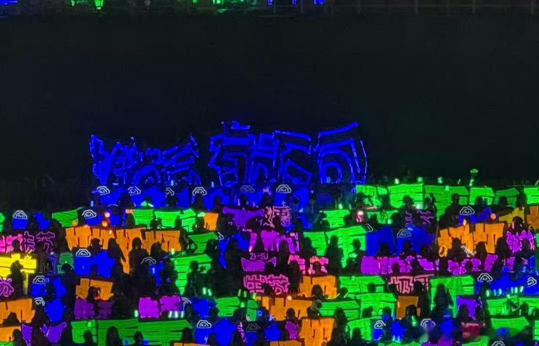 是命运吗  是命运吧  RIGHT:【相依为命 有何不可】LEF :【与你相依为