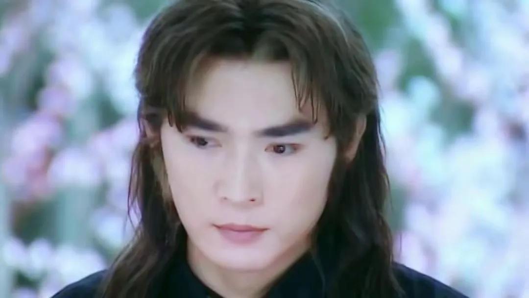 父母死后，杨戬和妹妹杨婵相依为命，可以说兄妹感情很深。为什么杨戬却亲手把妹妹压在