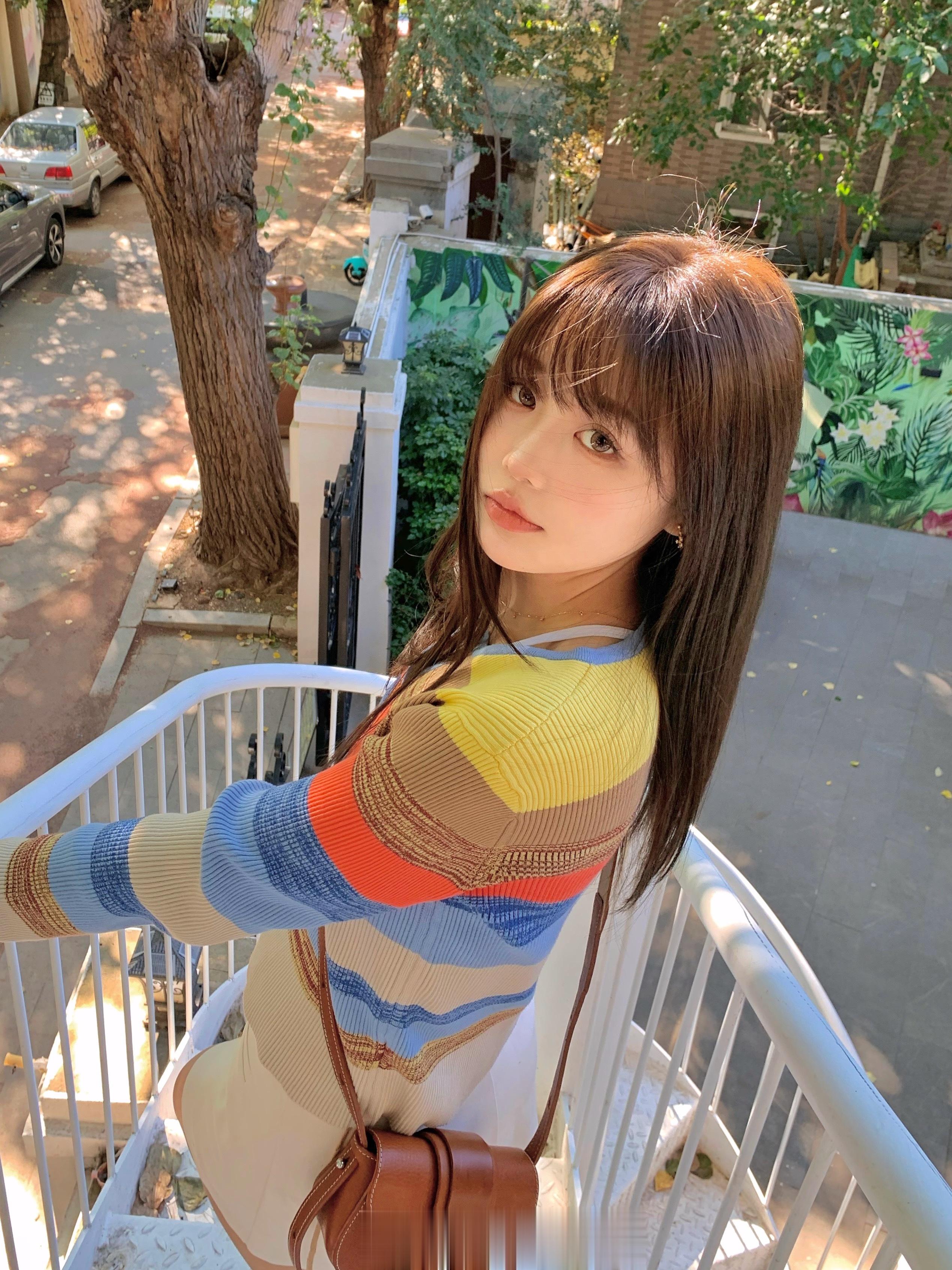 彩虹的猫猫😙 ​​​