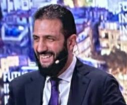 朱拉尼的面相真的不好，按照我国看人的老经验，他的驼峰鼻，眉压眼，眉骨突出，薄嘴唇