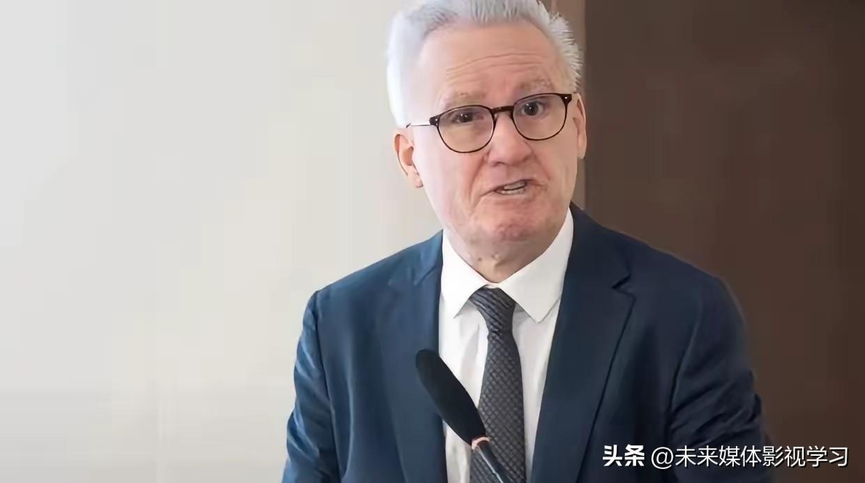 德国教授在北京讲台上抛出的问题，让全场鸦雀无声：25国侵略过中国，为何仇恨唯独焊