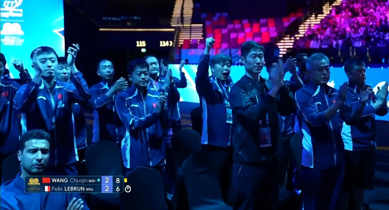 笑死我了！王楚钦和勒布伦这场球，打的热血澎湃，
中国教练组都站起来加油了。

不