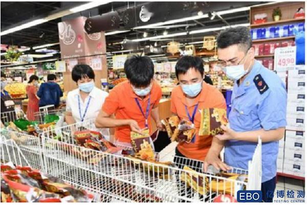 食品安全问题必须重罚！看看这些案例，就知道重罚的必要性。2026年4月17日，市