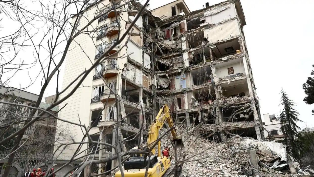 美国100多名国际法领域的专家，组团签署了一封公开信，没有丝毫避讳，直接点名批评