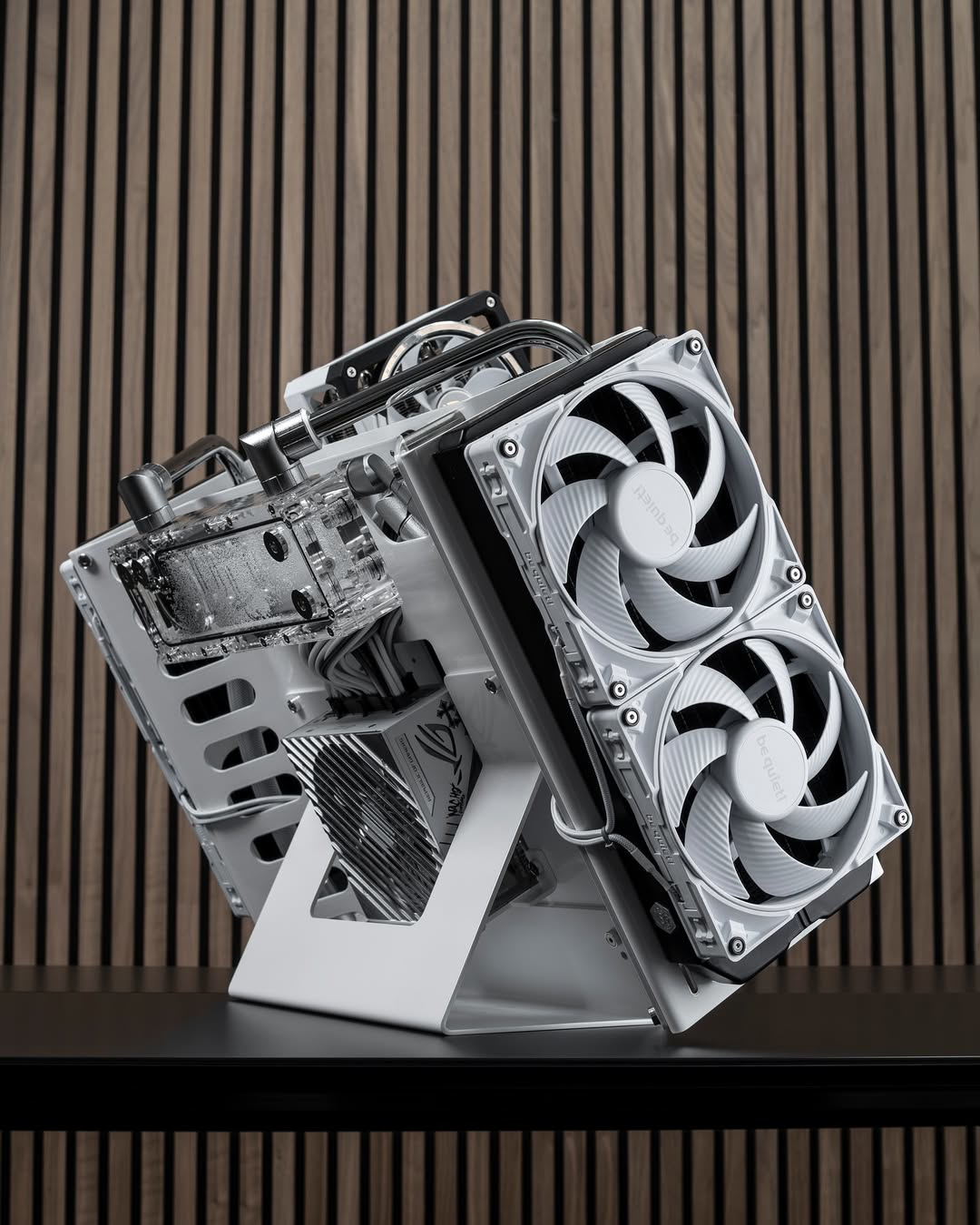 携程接机 信息泄露马刺球员迪伦-哈珀晒出的，超高定制主机！这是啥水平？懂电脑的兄