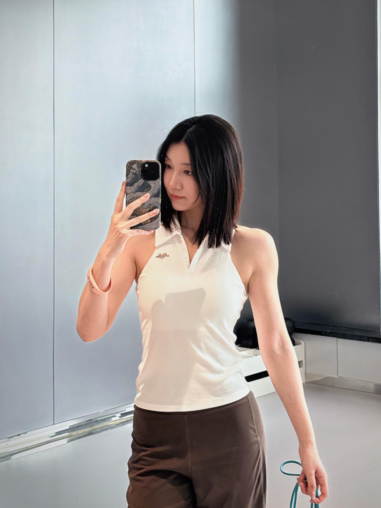 三姑奶,来个呆萌