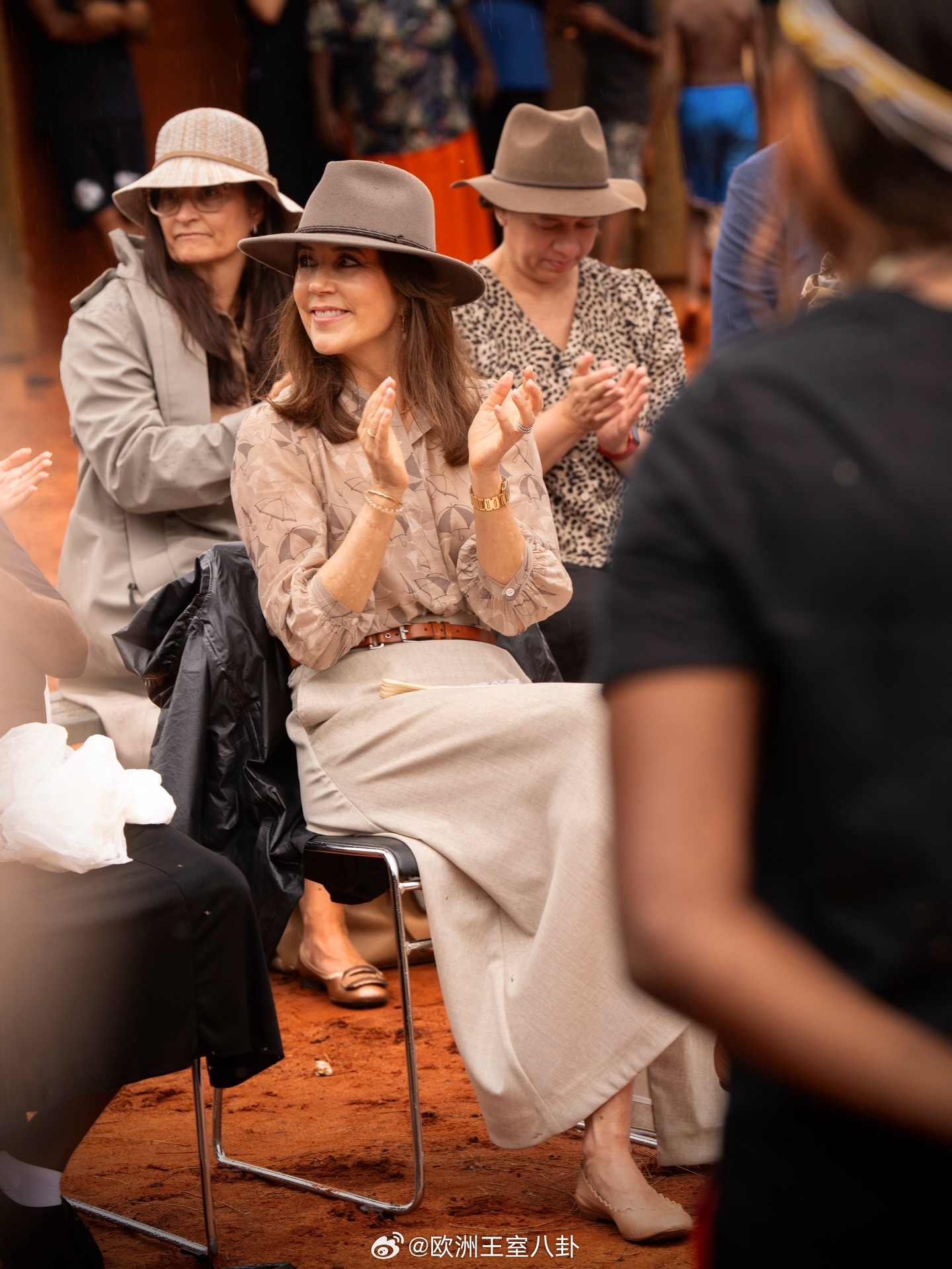 3.14 丹麦国事访问澳大利亚，从中部的巨大砂岩乌鲁鲁开始。玛丽半裙来自MKDT