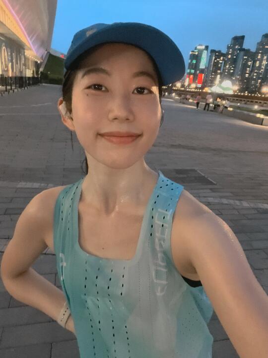 傍晚跑进蓝调时刻