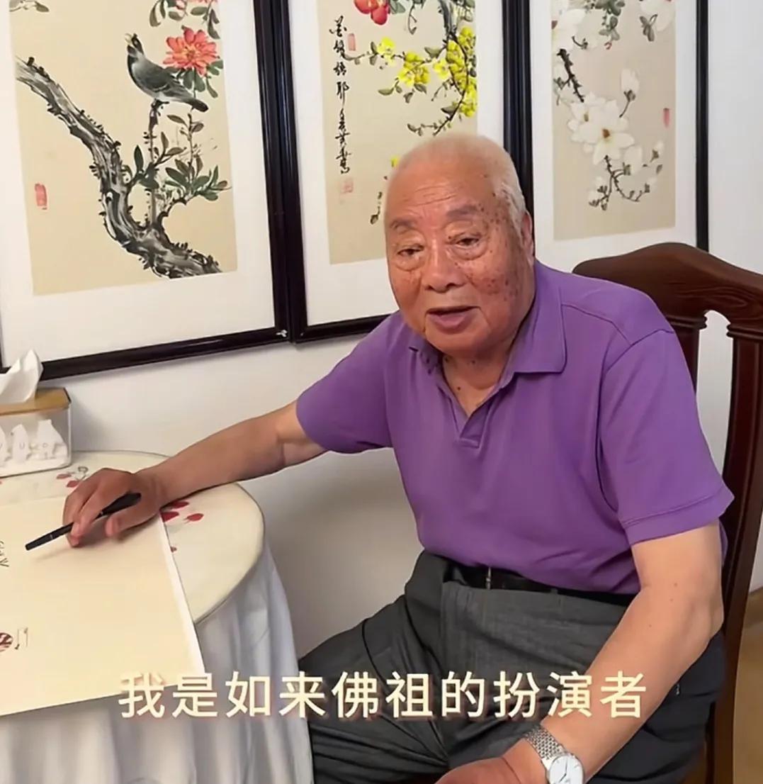 今年6月初，才刷到如来佛祖扮演者朱龙广的视频。那时候的他精神很好，完全没有病态。