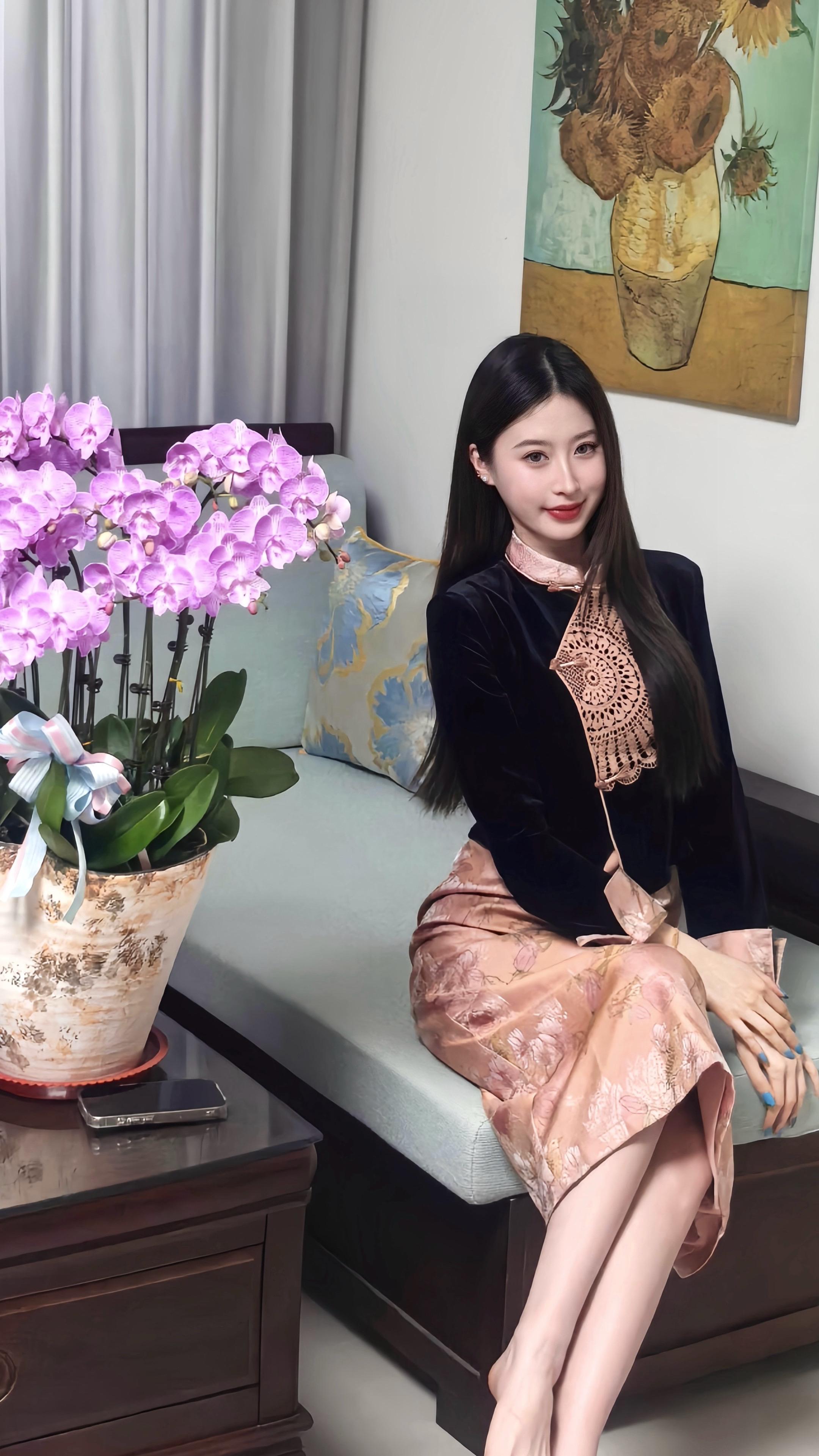 春会来 事会顺 人会好 花会开。