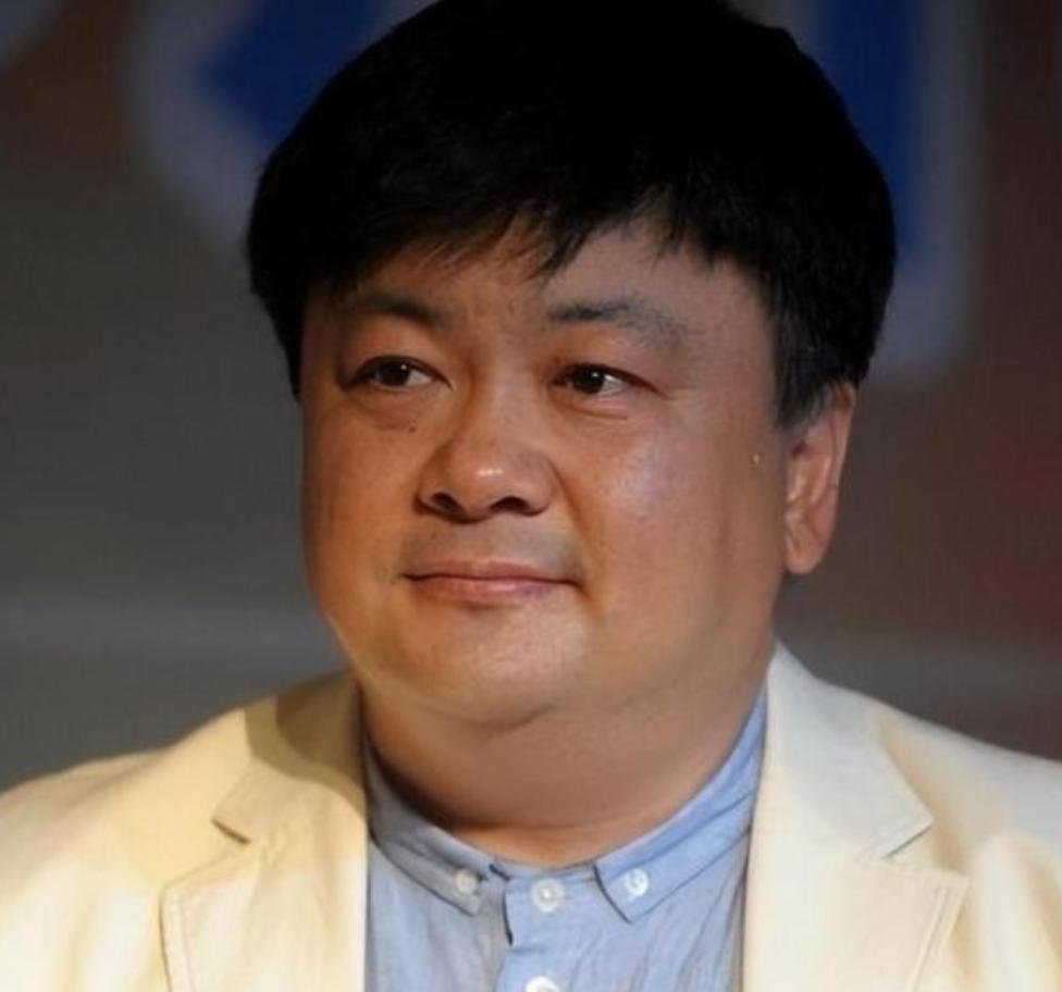 1991年，保姆向洪剑涛借10万买房，洪剑涛二话不说便将钱给了她。谁知，十几年后