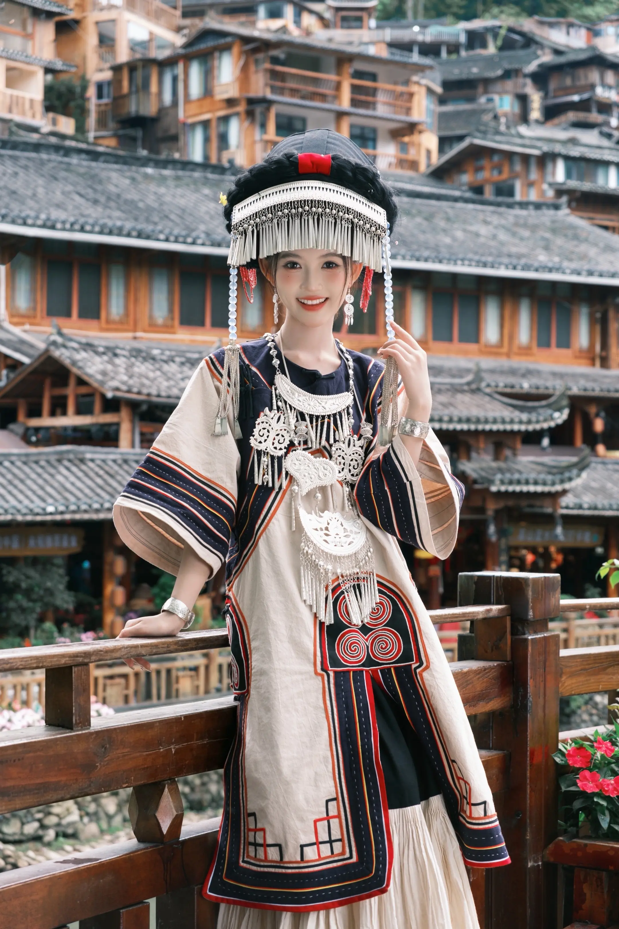 苗寨的姑娘美如画