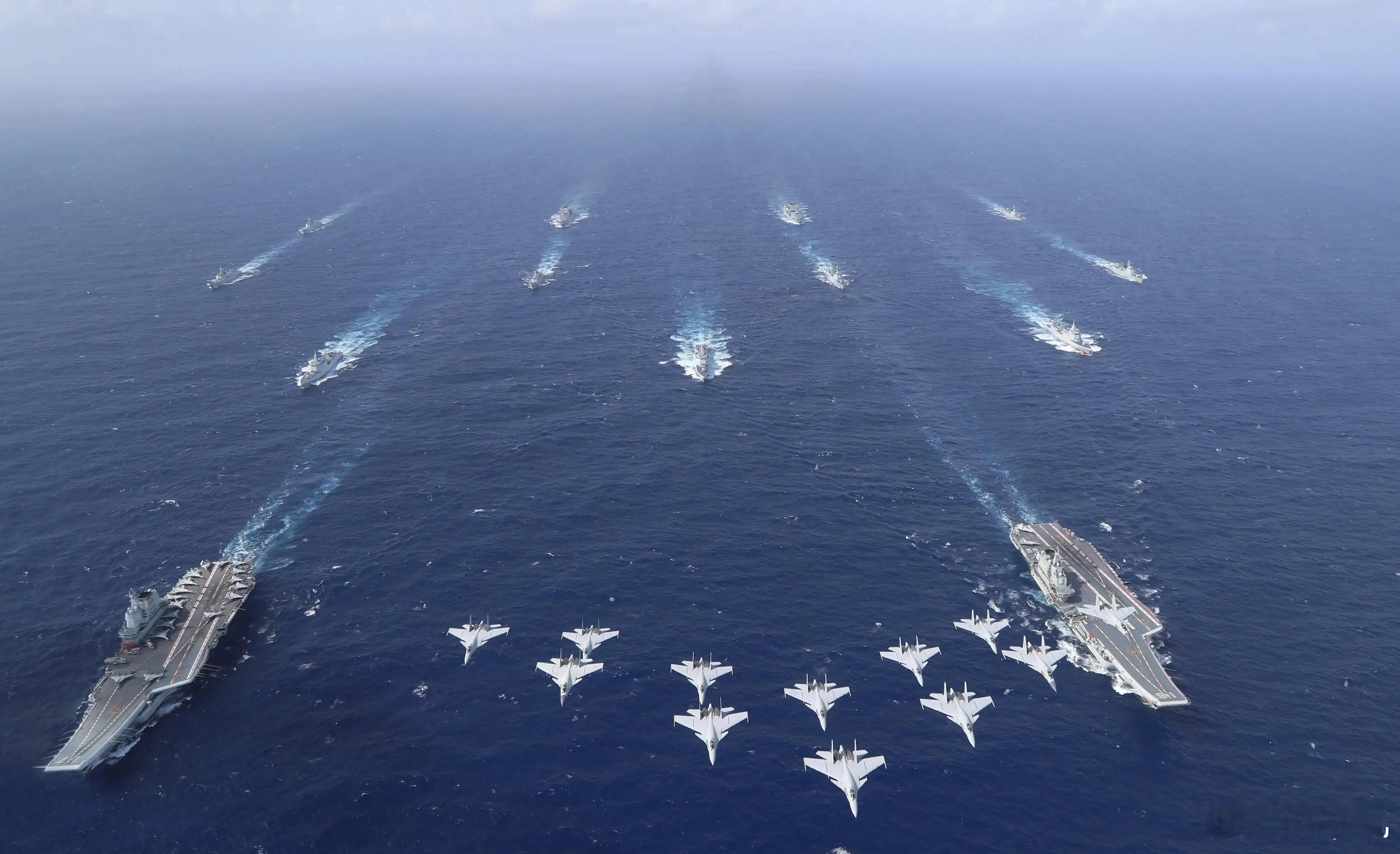 我们是受过专业训练的, 无论多好笑，我们都不会笑, 除非忍不住 。就这几天小舢板