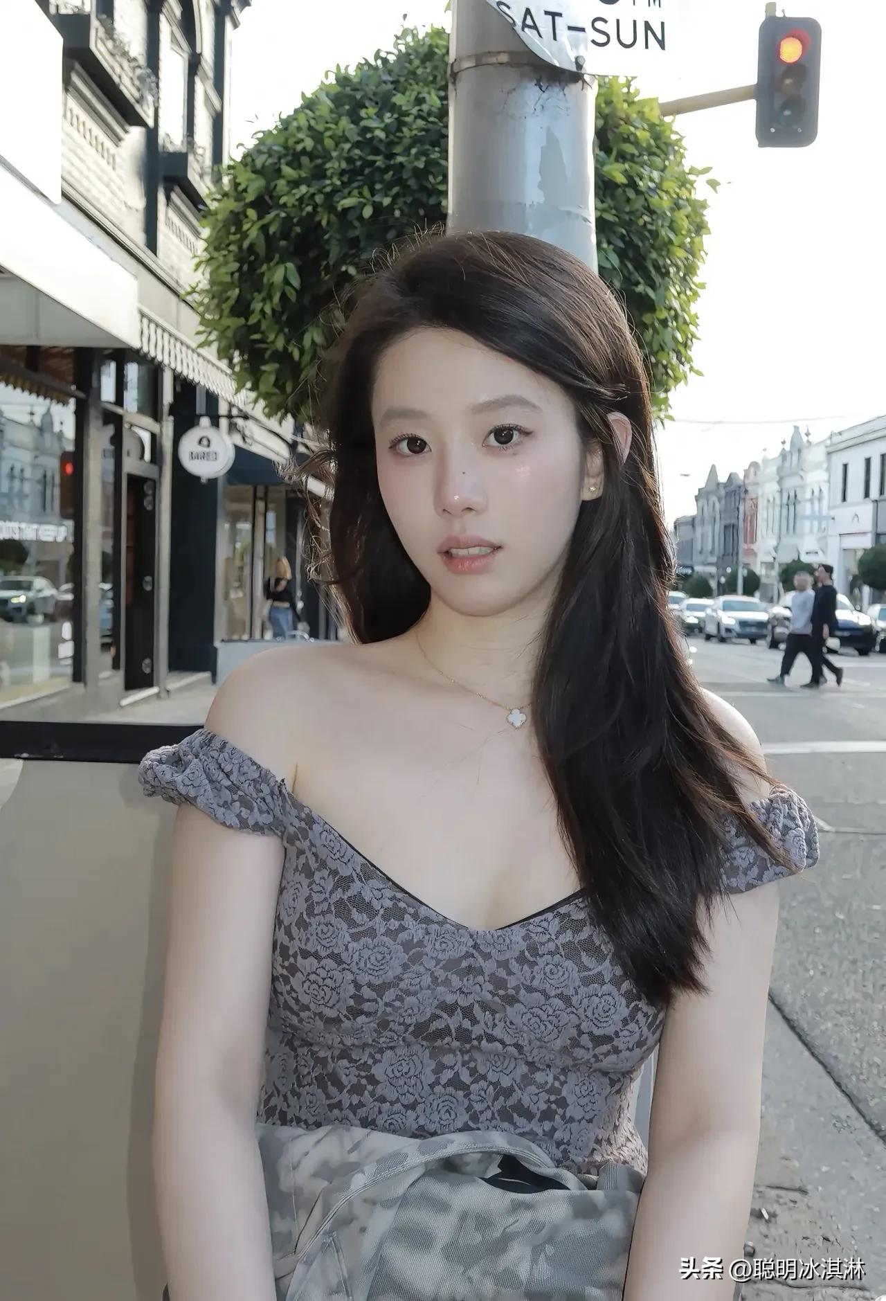 清晨出门，微风拂面，  
每一步都是生活的惊喜。  
街角咖啡香，路人微笑，  