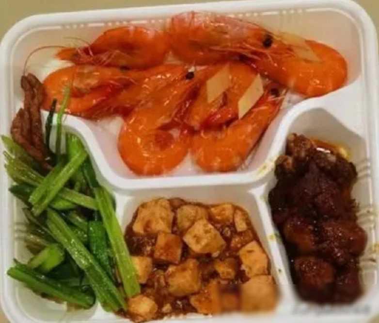 面对这样的情况，的确需要深思熟虑，毕竟家庭关系牵动着每个人的心弦。首先，我能理解