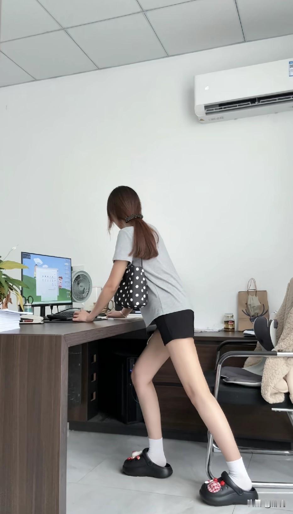 空调不能对着吹， 注意保保暖