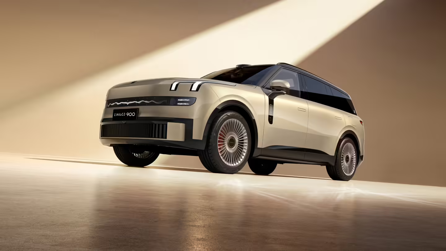 领克900这波来了！日冕金这个新配色确实高级，但更狠的是——大五座版要来了！要知