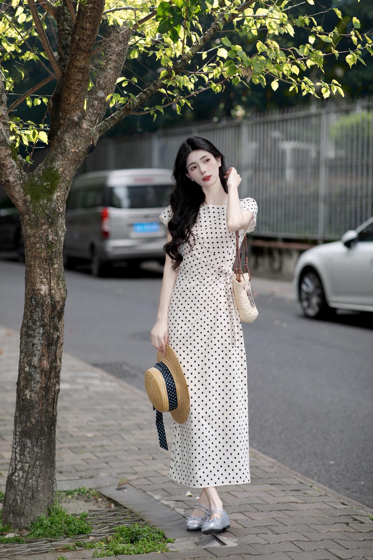 裙子控 夏天穿裙子 连衣裙 波点裙 温柔穿搭