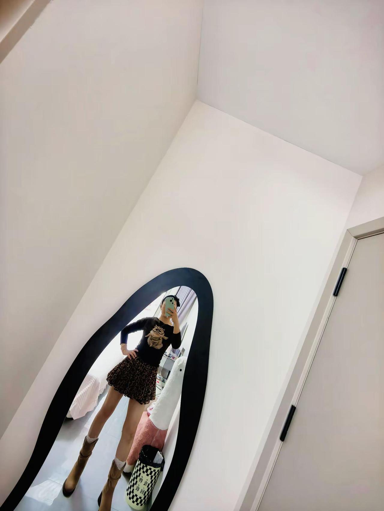 花有一万种开法 你开成自己那一朵 就很好要在"热爱"里 一直向上生长 你很好 但