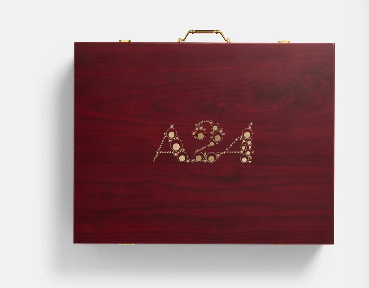 A24官网上架了一套麻将，售价320刀 