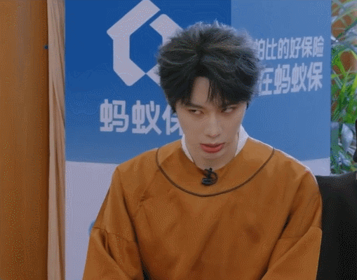 吴镇宇在吴镇宇模仿大赛中得了第4吴镇宇这结果也太地狱了！本尊亲自参赛竟然没进前三