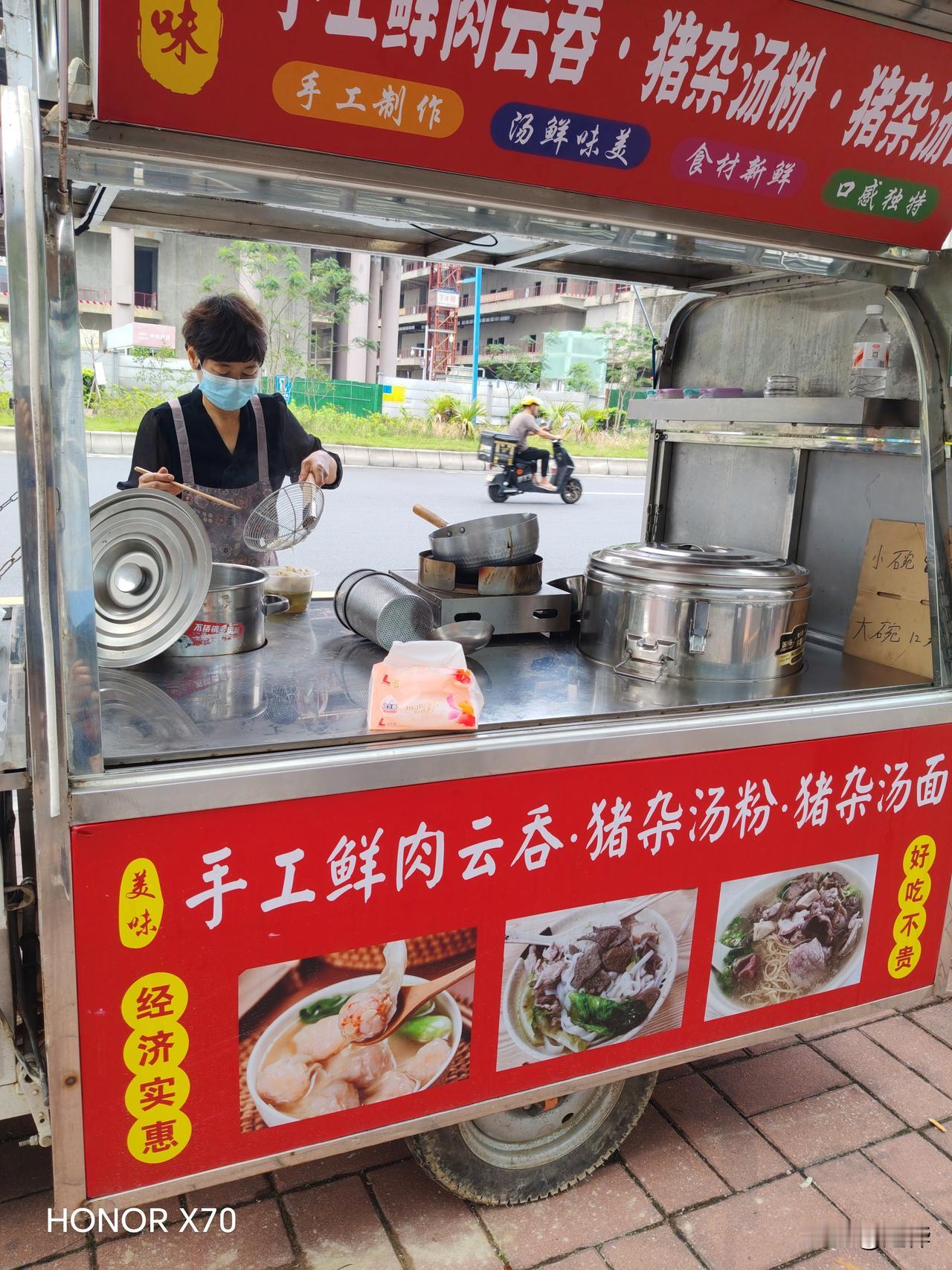 广东省佛山市各区乡镇都在搞农贸综合市场和夜宵大排档美食街，点燃烟火气，促进地方经