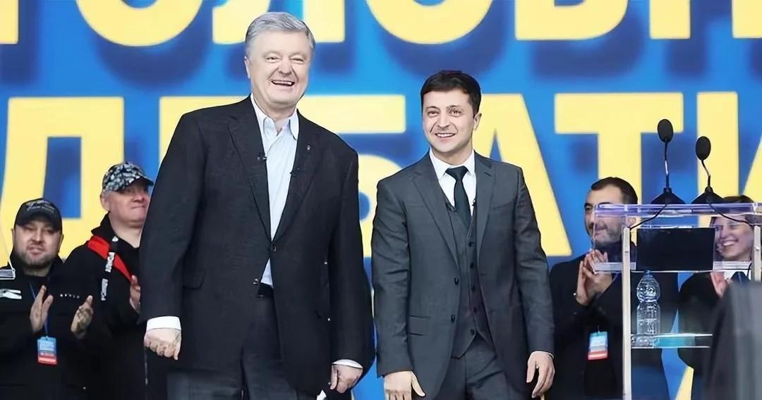 罗鸿：政治素人的浪漫幻想，终以国运为代价血偿！
泽连斯基从喜剧演员跃居总统宝座，