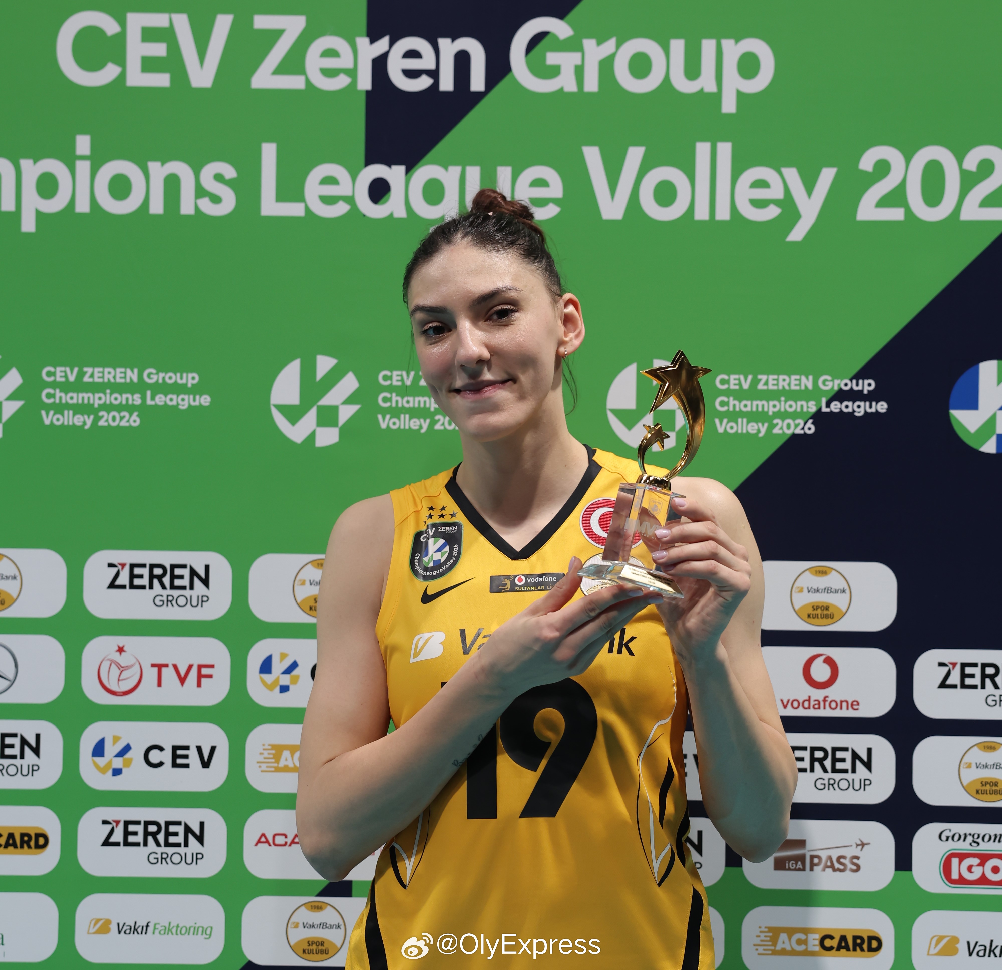 【欧冠瓦基弗3-2双杀米兰进四强 马娃埃格努23分博斯17分MVP】国际排坛战报