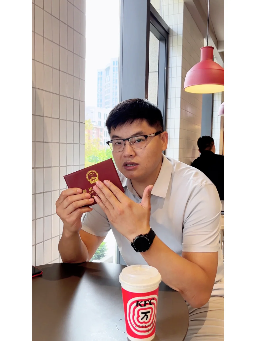落户后离开上海 户口会被撤销吗🤔
