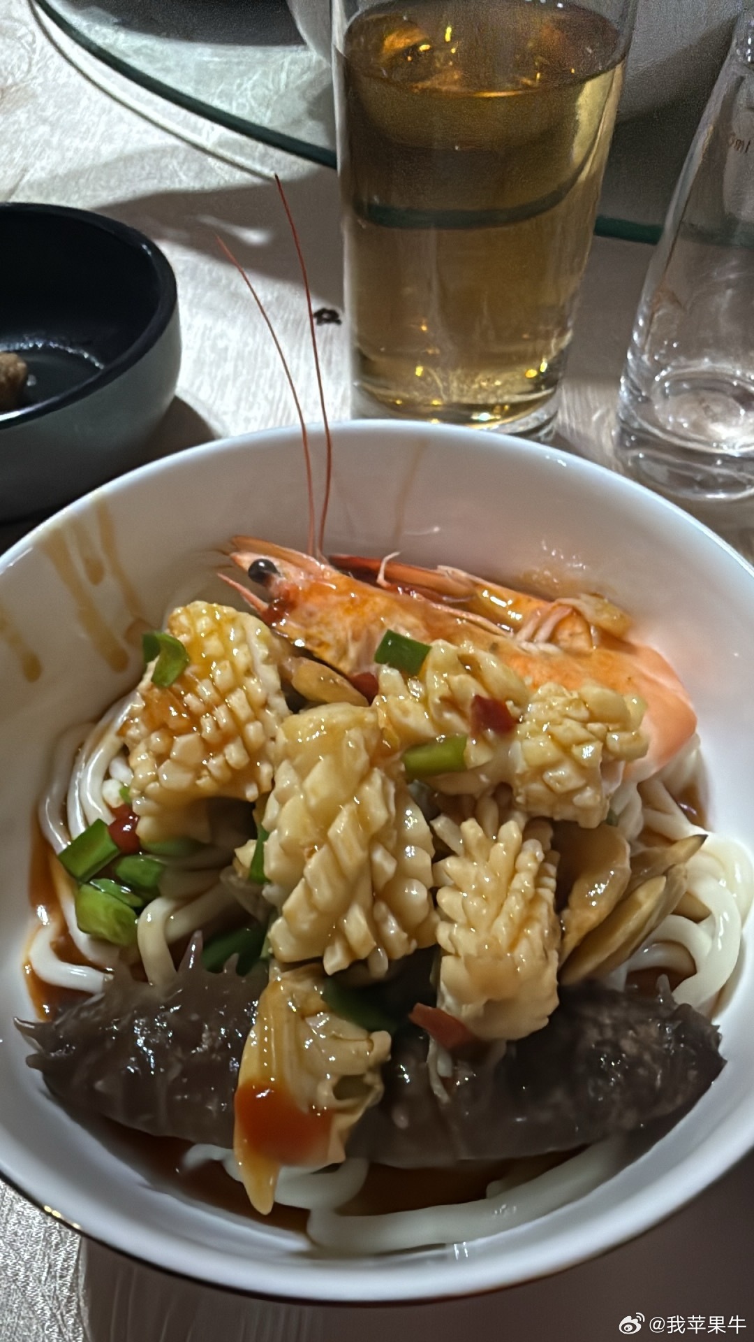 海鲜饸饹面一方水土养一方人的升级版苹果牛