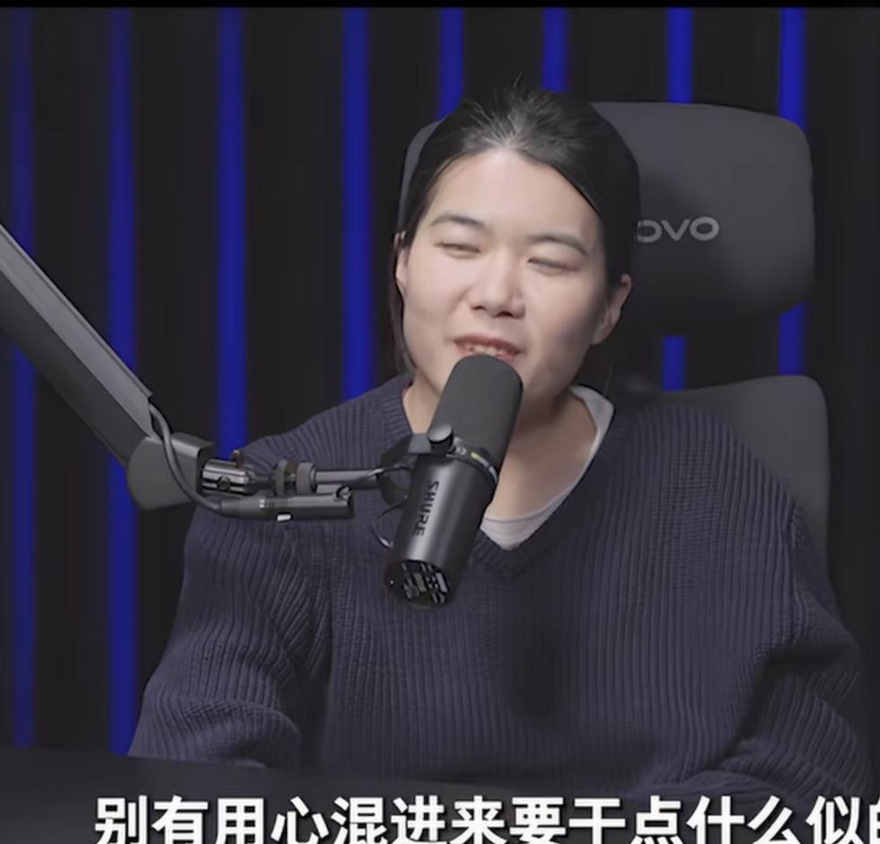 杨笠为什么能火，就是因为长得丑对男人要求还高，那种反差把人们的目光全吸引过去了。