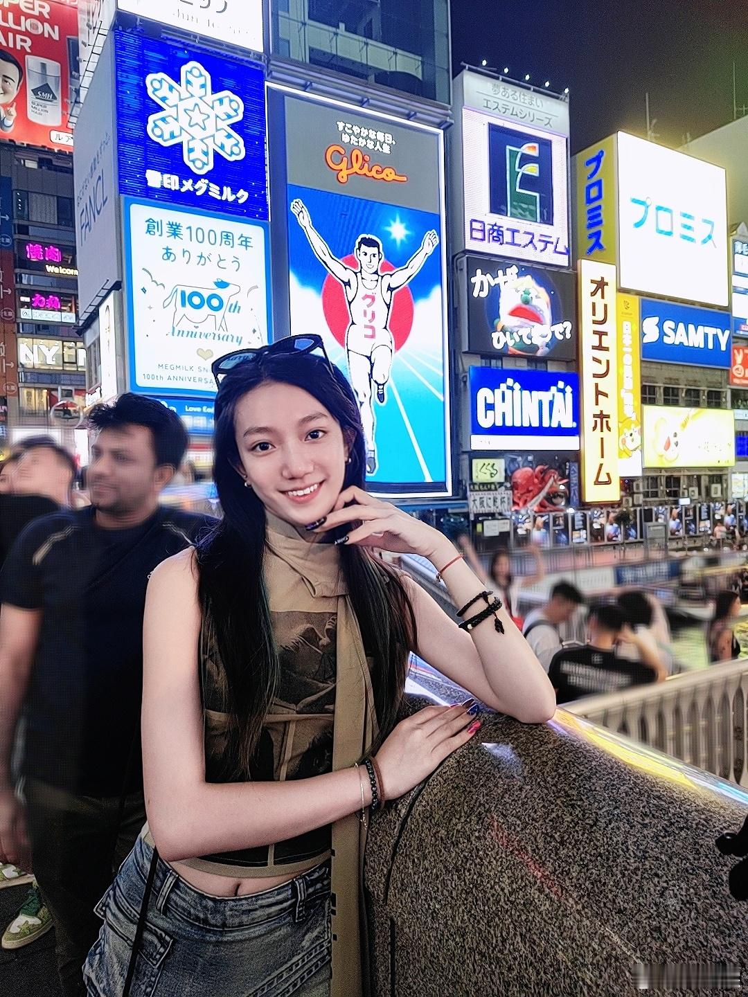 日本第一站，心斋桥道顿堀逛了，网红冰激凌🍦吃了，格力高广告牌合影了，烤肉吃啦，