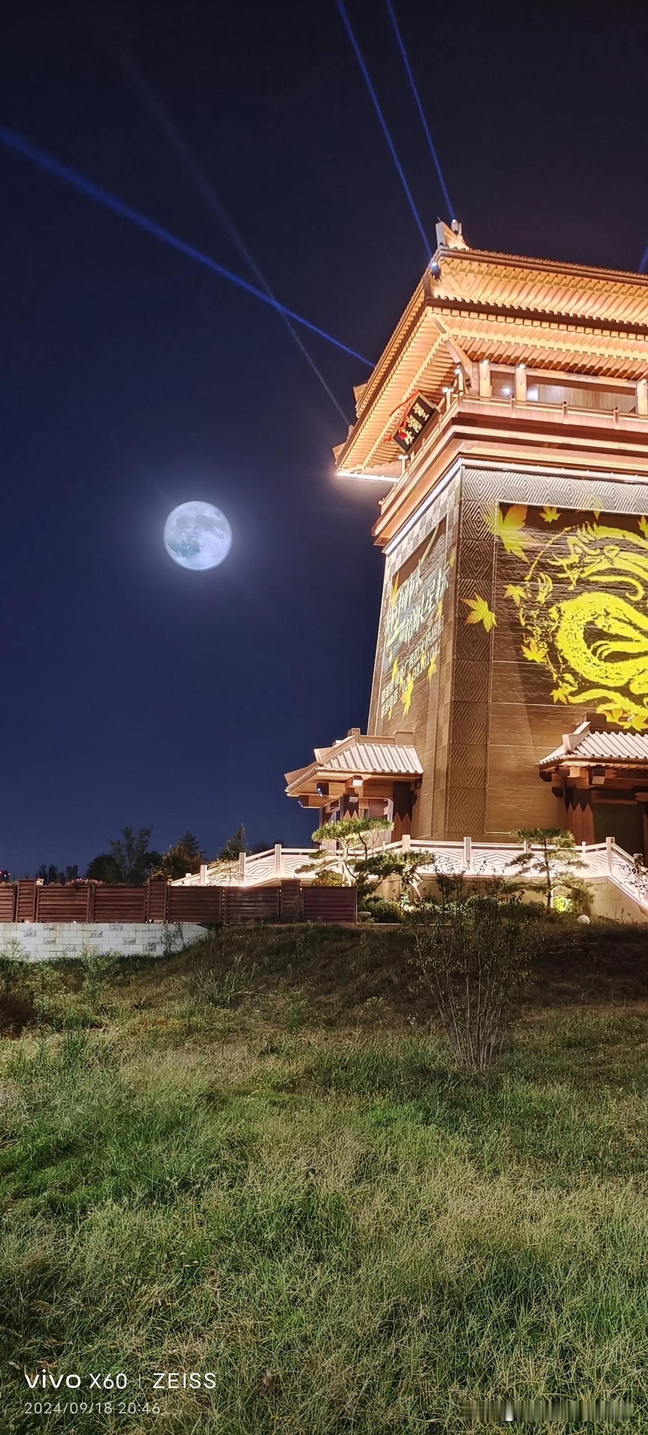 #分享一张你最近拍摄月亮的照片#八月十六晚望湖楼圆月