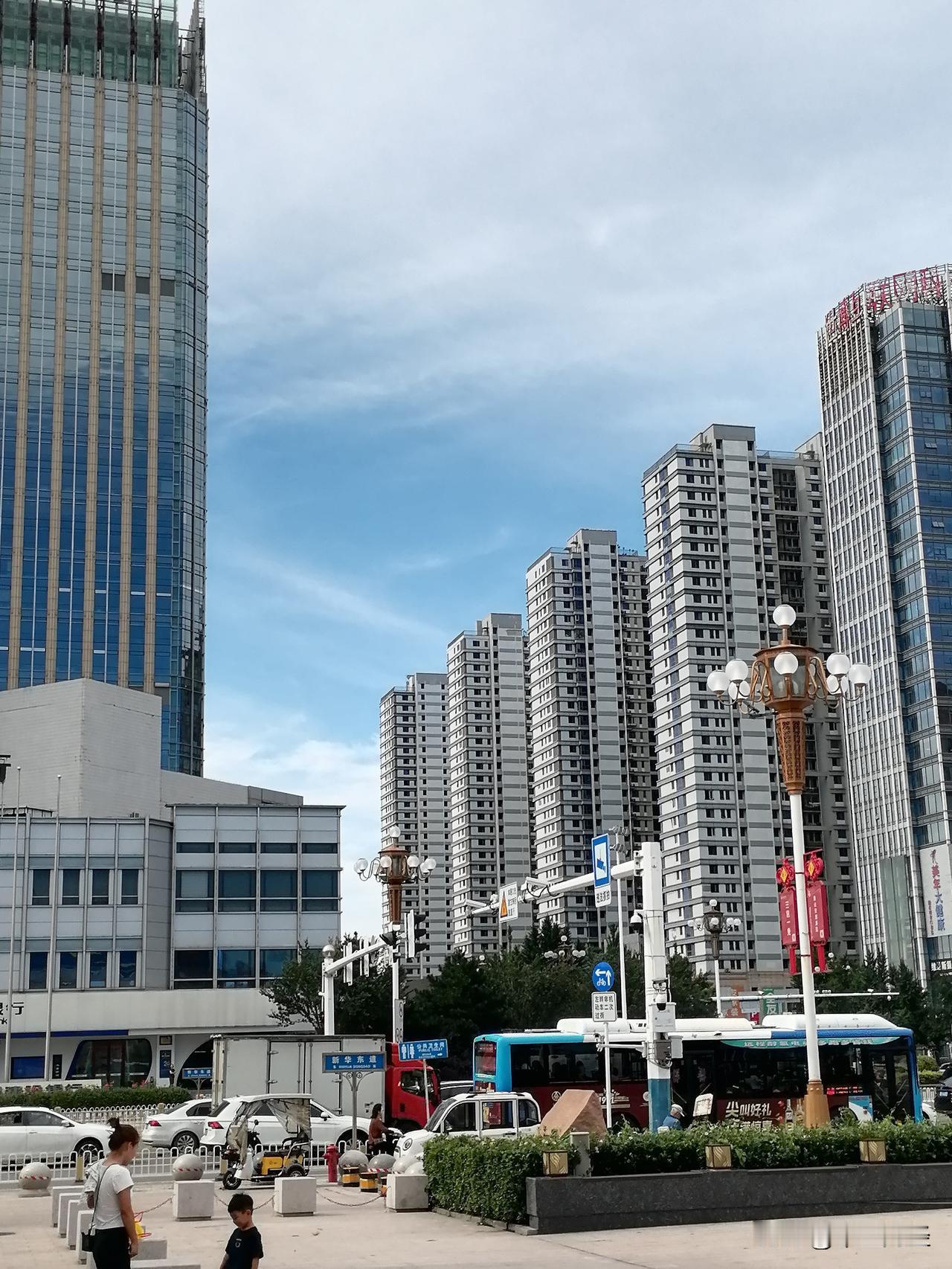 可以分享一张你拍的天空美照吗这样的场景是不是显示出天空的变化？轻飘飘的旧时光就这