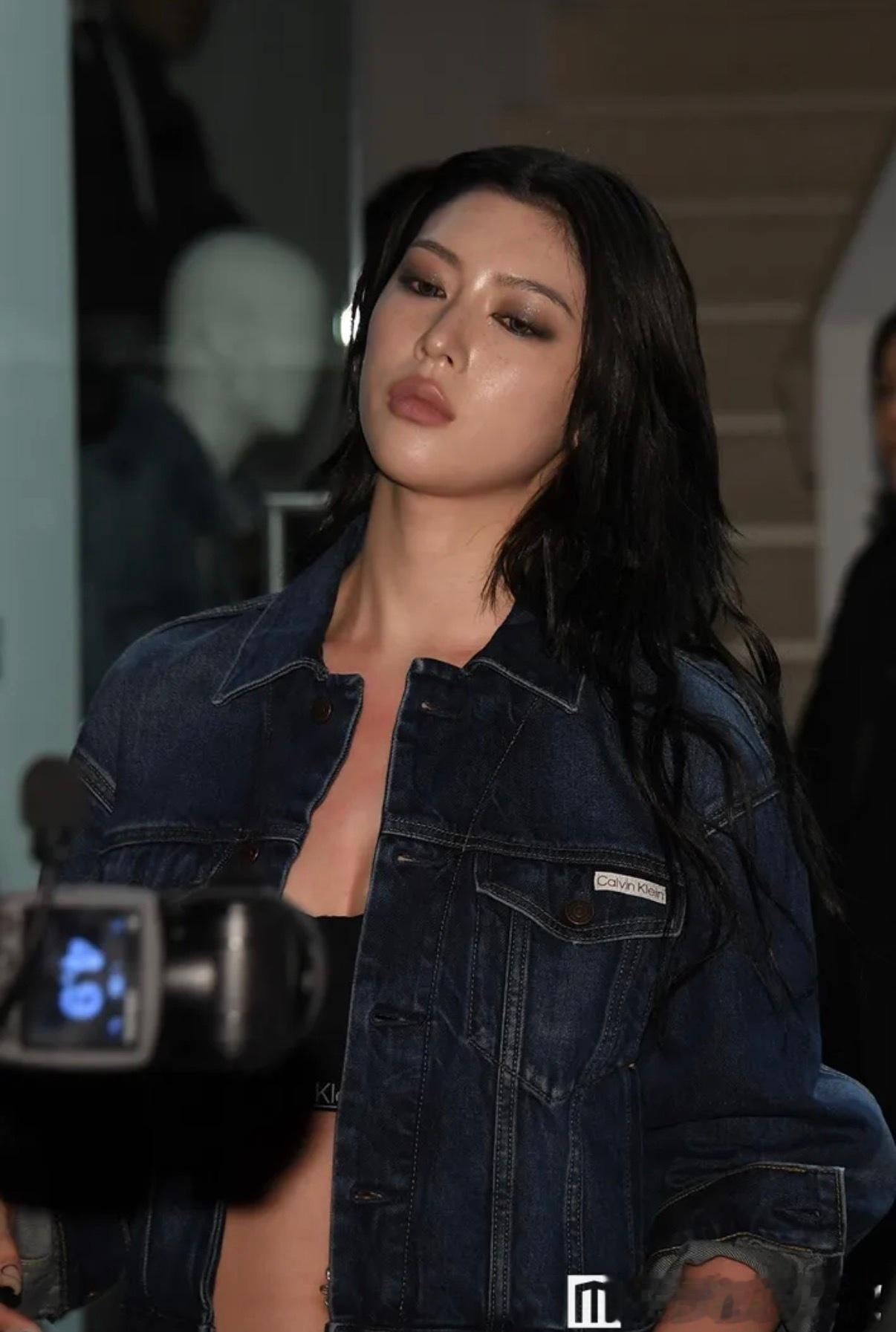 三吉彩花 for Calvin Klein